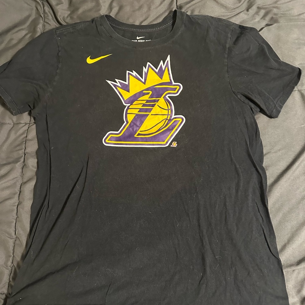 Men’s Nike Lakers Short Sleeve Tshirt